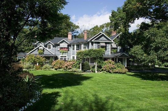 Huntington Bay Colonial Home, NY