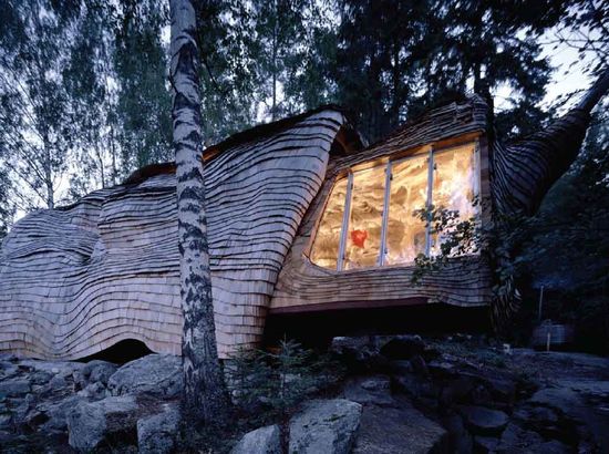 Accordion House by 24h Architecture