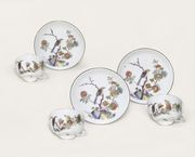 THREE MEISSEN KAKIEMON TEACUPS AND SAUCERS