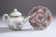 CHINESE FAMILLE ROSE PORCELAIN TEAPOT