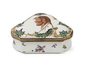 BOITE A PRISER ET SON COUVERCLE EN PORCELAINE