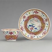 A CHINESE EXPORT FAMILLE-ROSE TEABOWL AND SAUCER

CIRCA 1740

