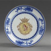  CHINESE EXPORT ARMORIAL SAUCER
CIRCA 1735-40
