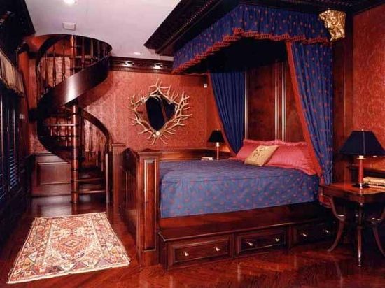 A neo-classical bedroom in Georgia