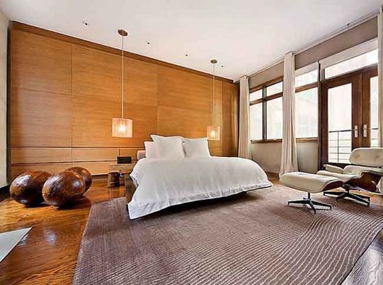 A contemporary bedroom