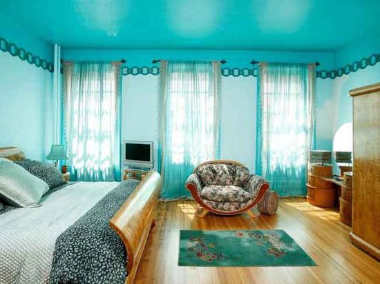 A turquoise bedroom
