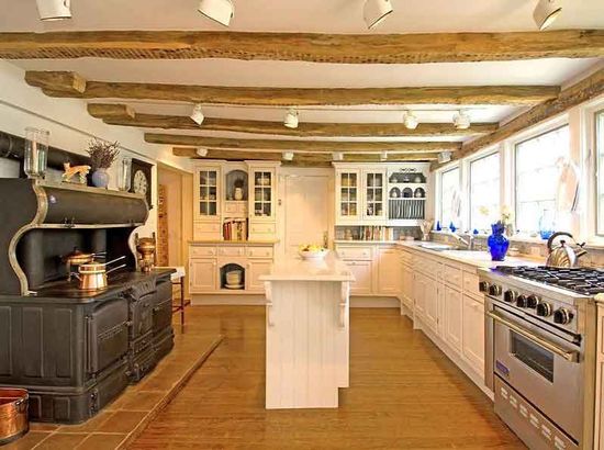 A Kitchen with a Very Welcoming Atmosphere