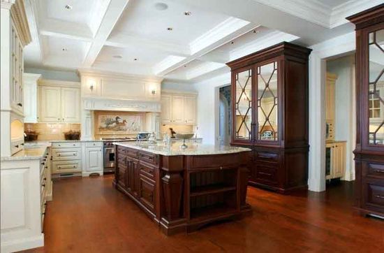 A Luxuriously Ample  Kitchen