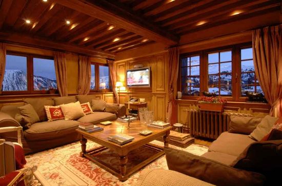 An all wood living room in the Alps